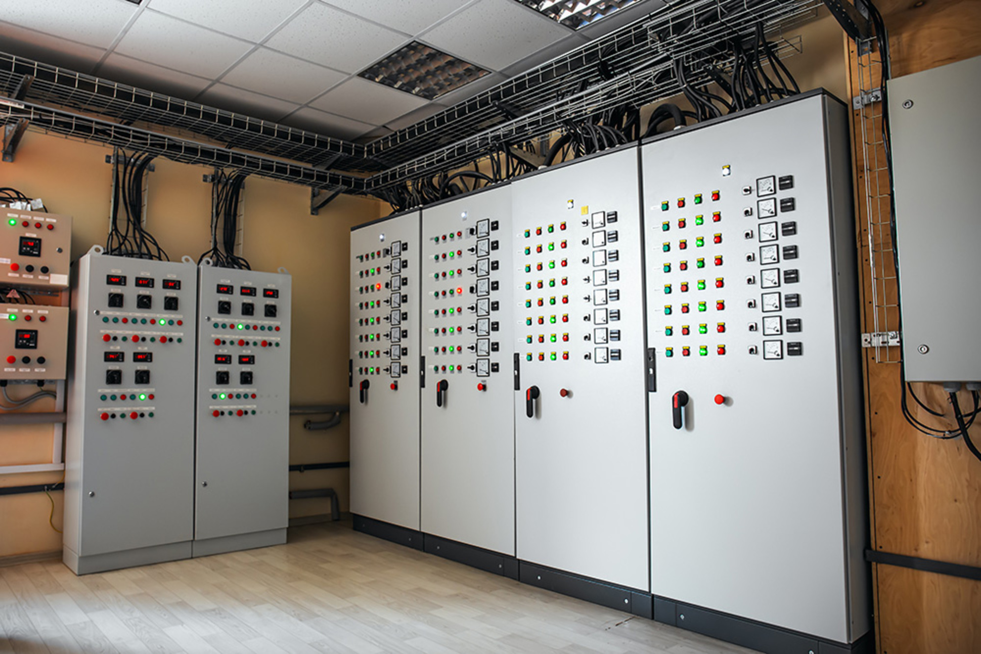 Schalt­anlagen­bau bei Heine Elektrotechnik GmbH in Oyten