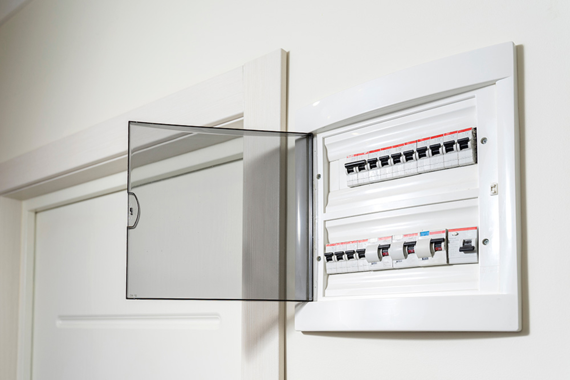 Über­spannungs­schutz bei Heine Elektrotechnik GmbH in Oyten